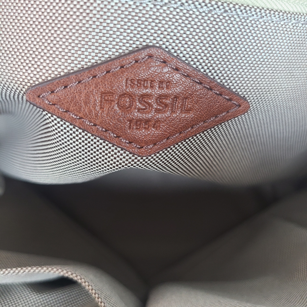 Fossil Evelyn Tote Shoulder Crossbody Bag Leather Brown Gold Hardware NWOT - Picture 13 of 15